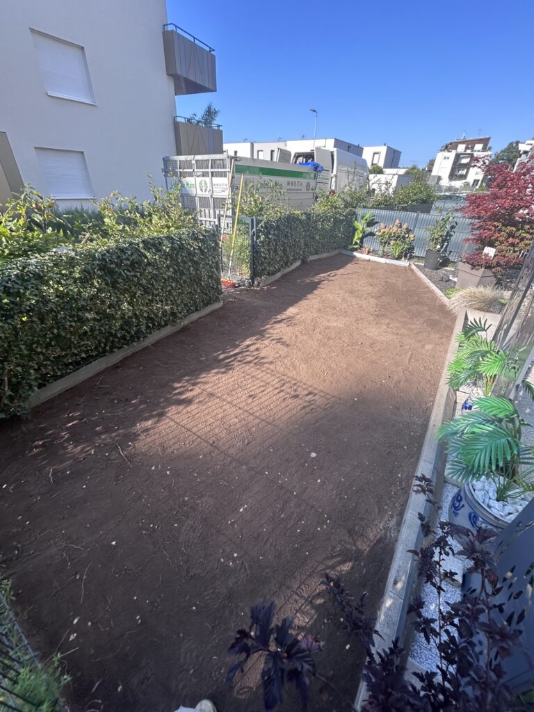 compactage-gazon-synthetique-paysagiste-alsace
